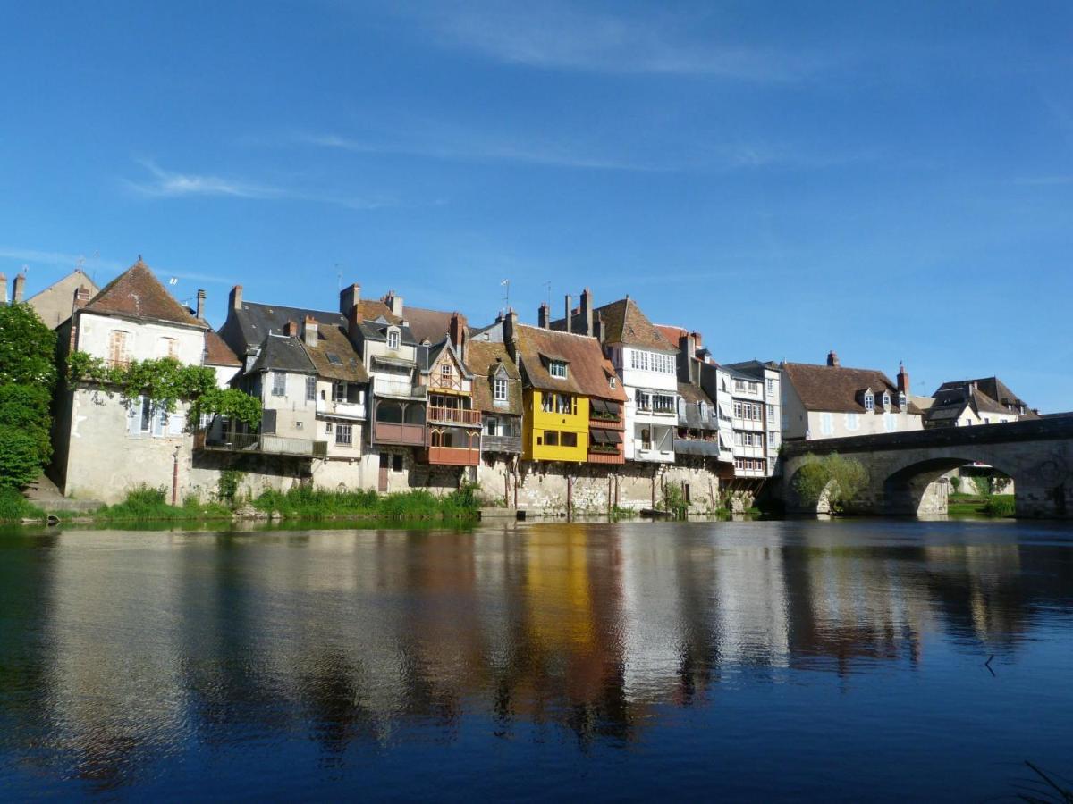 En Pleine Nature A Avec Etang A Proximite, Ideal Pour 6 Personnes Et Animaux Admis - Fr-1-591-170 *